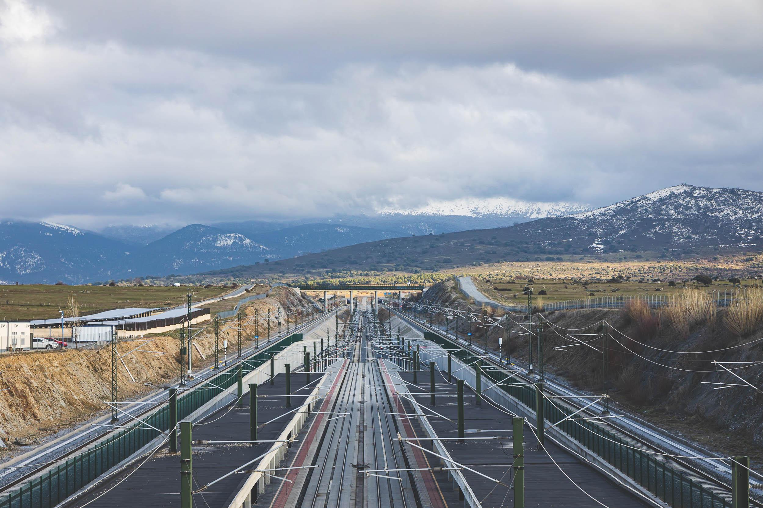 Renfe tracks leading south out of Segovia